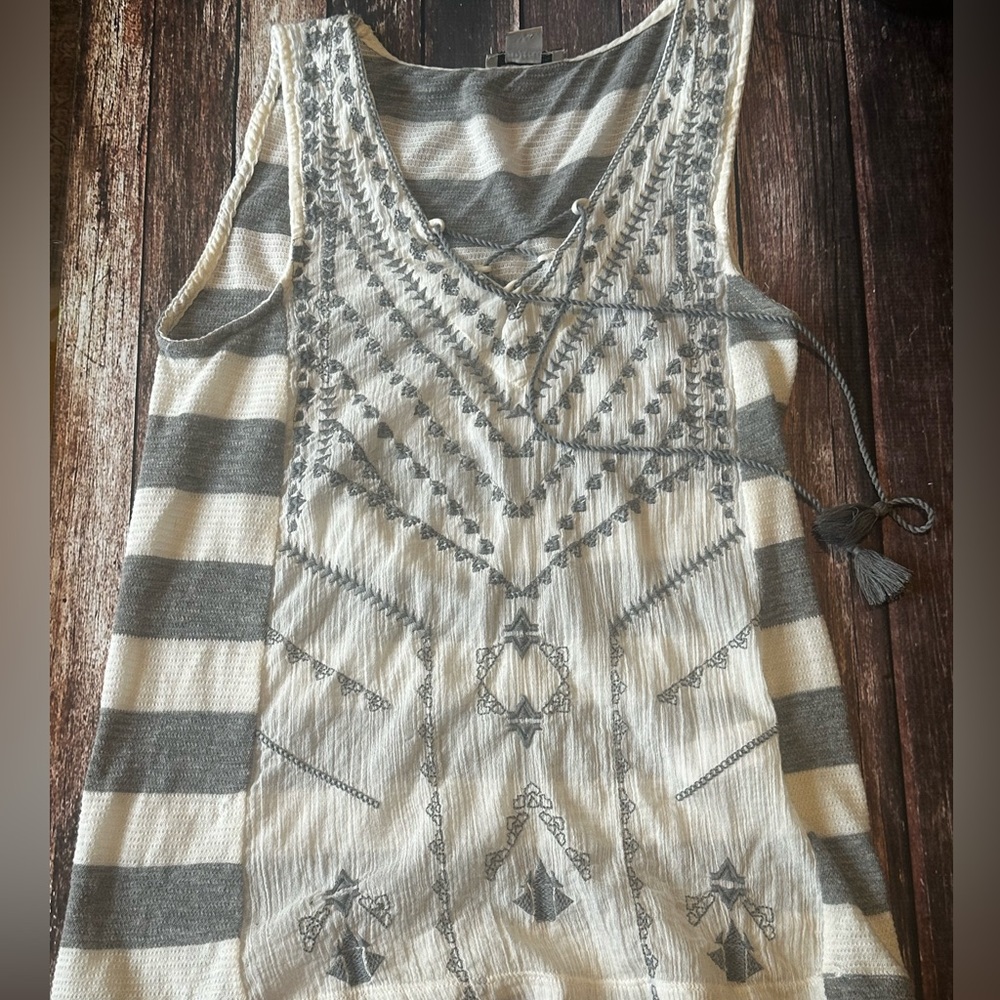 Lucky Brand Graphic Tie Front Gray and White Tank Top